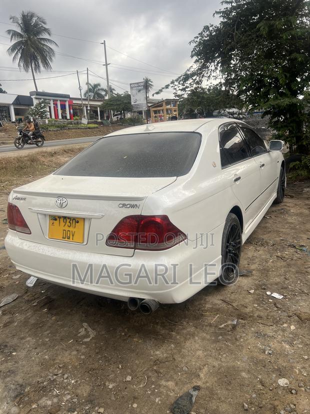 Toyota Crown Royale 2005 Pearl