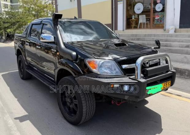 Toyota Hilux 2006 Black