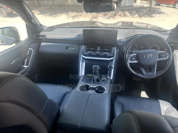 New Toyota Land Cruiser LC300 2024 Gray