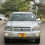 Toyota Kluger 2004 Silver for sale