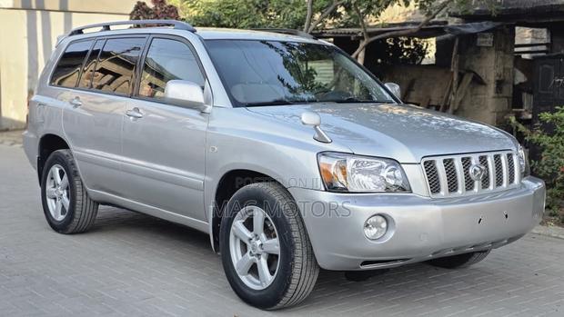 Toyota Kluger 2001 Silver