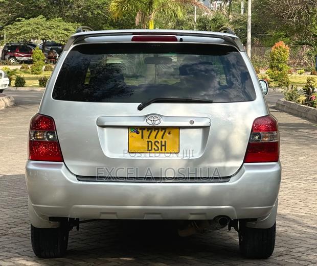 Toyota Kluger 2004 Silver