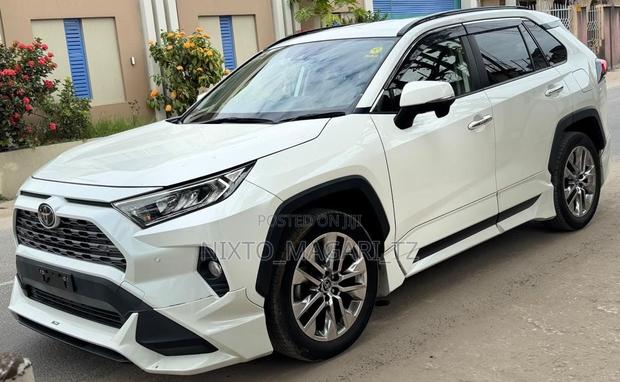 Toyota RAV4 2020 Off white