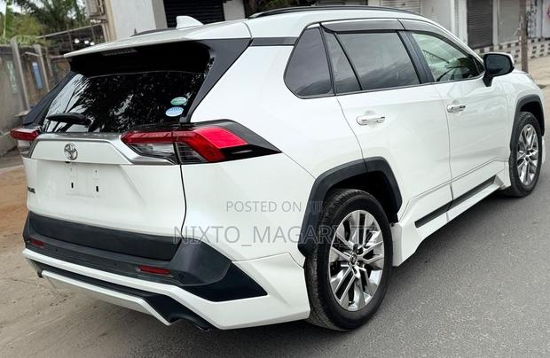 Toyota RAV4 2020 Off white