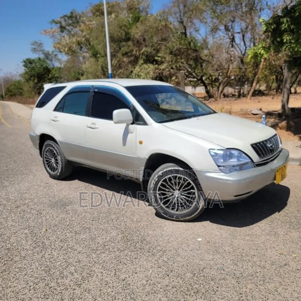 Toyota Harrier 2005 White