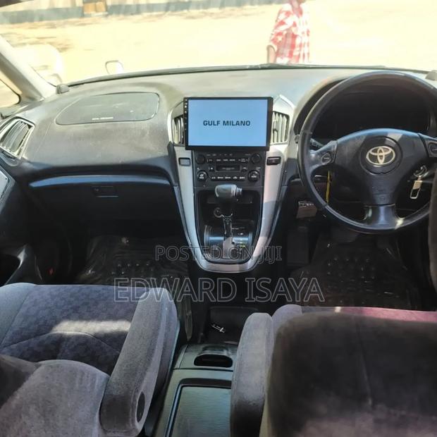 Toyota Harrier 2005 White