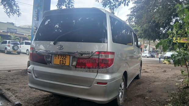 Toyota Alphard 2005 Silver