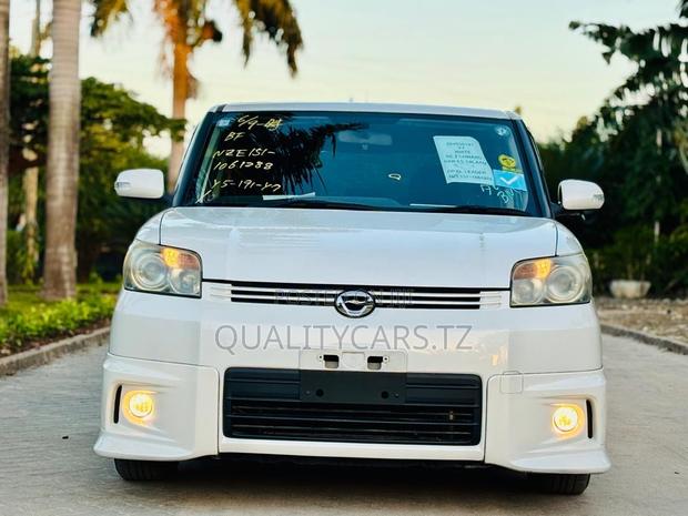 Toyota Corolla Rumion 2009 White