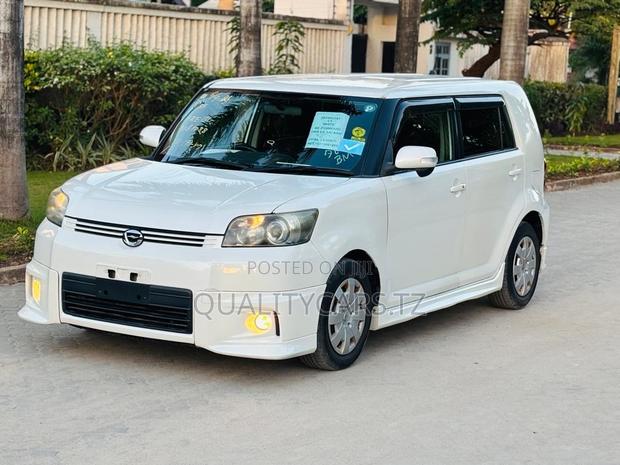 Toyota Corolla Rumion 2009 White