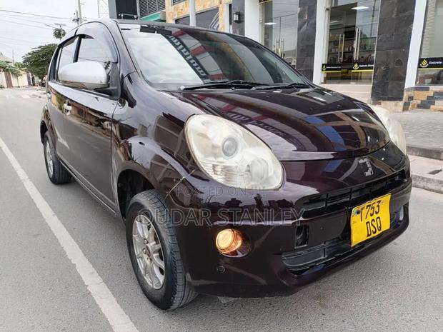 Toyota Passo 2011 Black