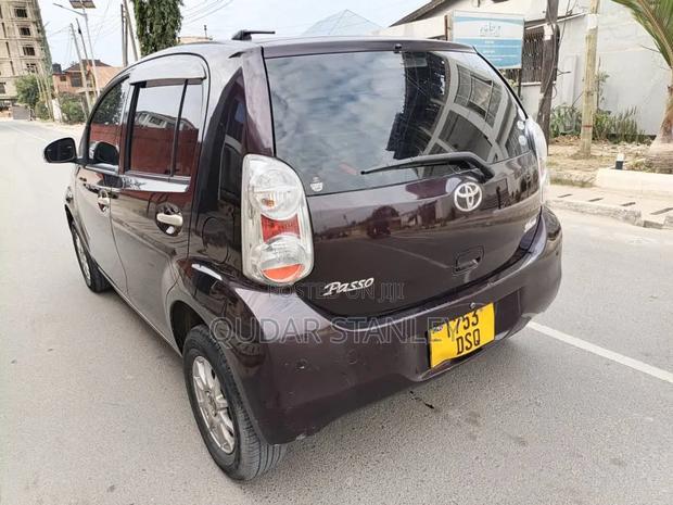 Toyota Passo 2011 Black