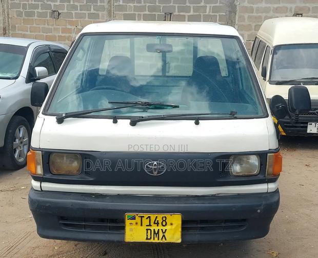 Toyota TownAce 1999 White