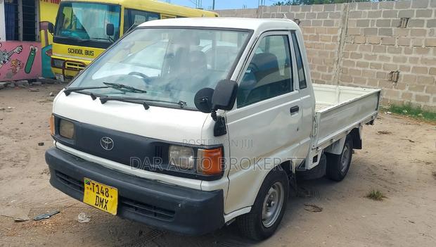 Toyota TownAce 1999 White