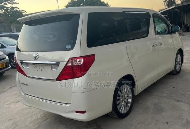 Toyota Alphard 2010 White