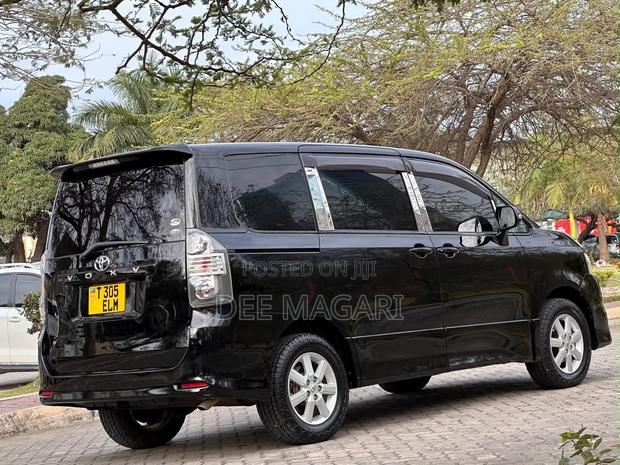 Toyota Noah 2008 Black