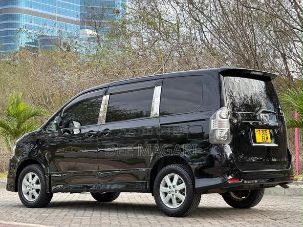 Toyota Noah 2008 Black
