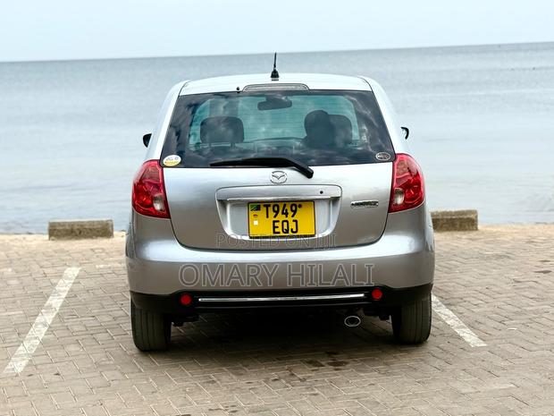 Mazda Verisa 2010 Silver