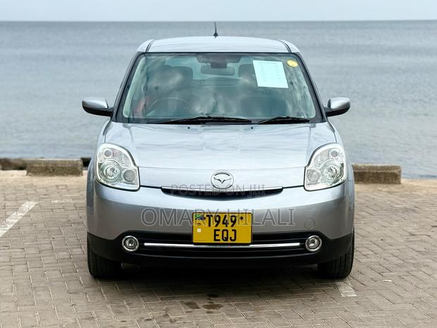 Mazda Verisa 2010 Silver