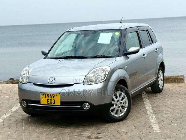 Mazda Verisa 2010 Silver