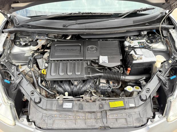 Mazda Verisa 2010 Silver