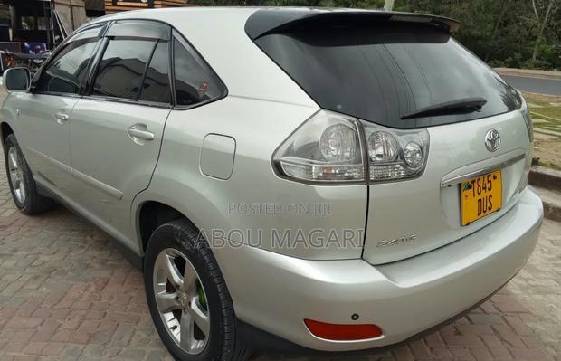 Toyota Harrier 2005 Silver