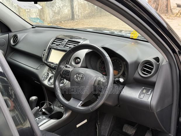 Toyota Vanguard 2010 Black