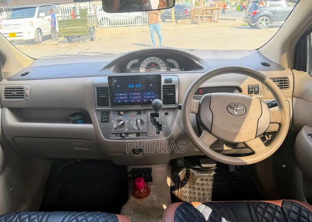 Toyota Raum 2008 Gray