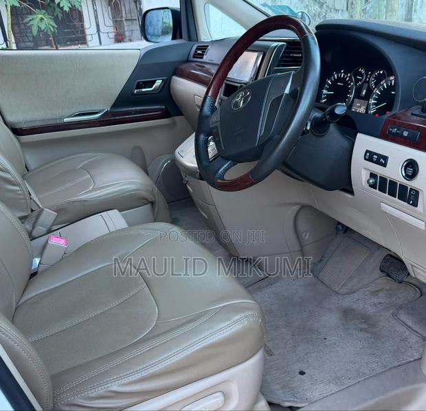 Toyota Alphard 2009 White