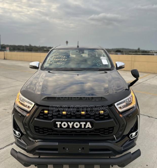 Toyota Hilux 2021 Gray