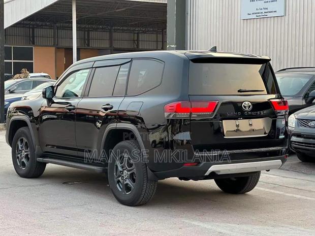 Toyota Land Cruiser 2025 Black