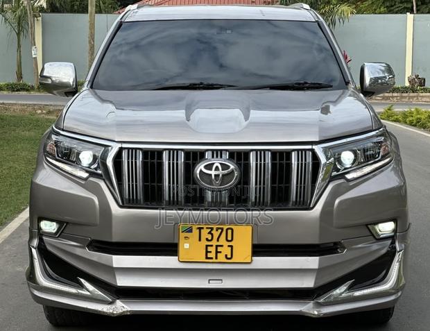 Toyota Land Cruiser Prado 2015 Gray