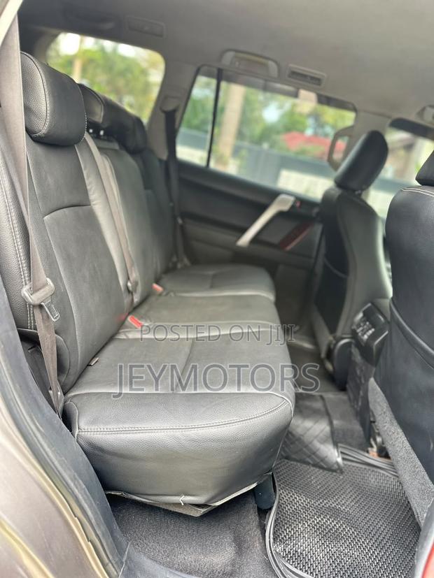 Toyota Land Cruiser Prado 2015 Gray