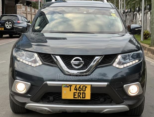 Nissan X-Trail 2015 Gray