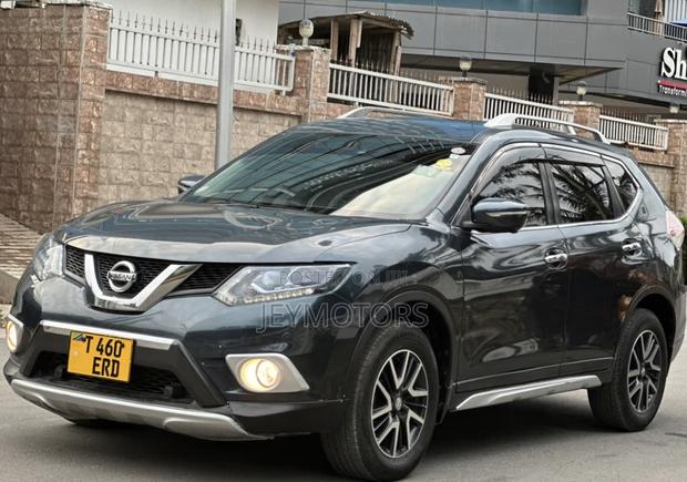 Nissan X-Trail 2015 Gray
