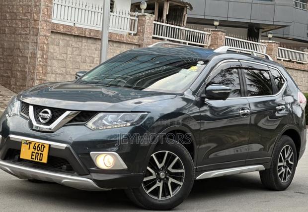 Nissan X-Trail 2015 Gray