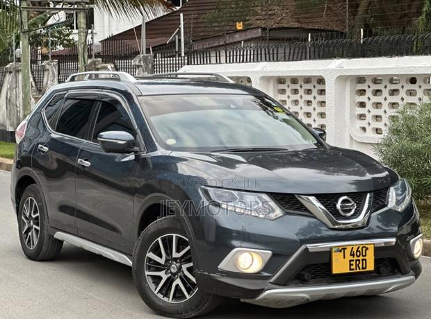 Nissan X-Trail 2015 Gray