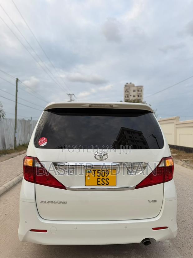 Toyota Alphard 2009 White