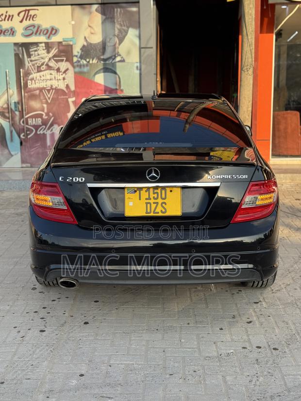 Mercedes-Benz C200 2009 Black