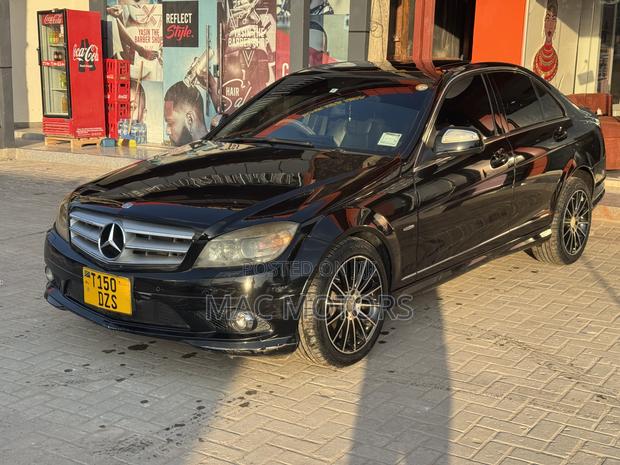 Mercedes-Benz C200 2009 Black