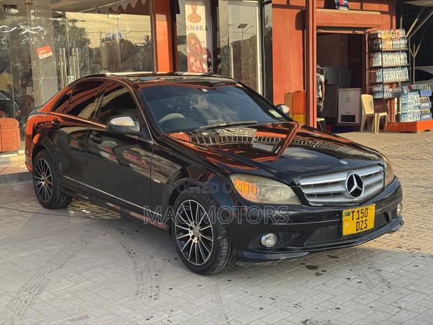 Mercedes-Benz C200 2009 Black