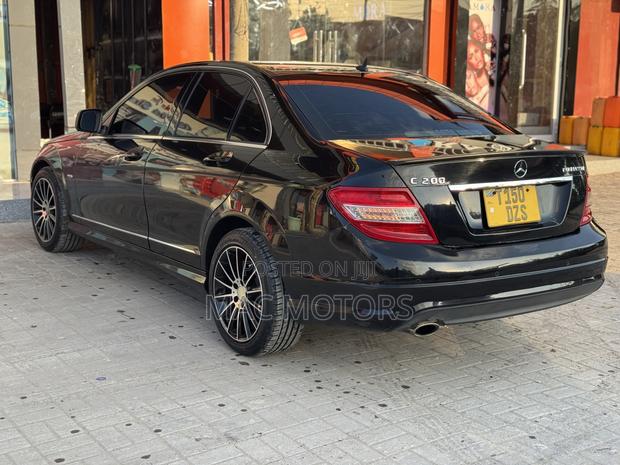 Mercedes-Benz C200 2009 Black